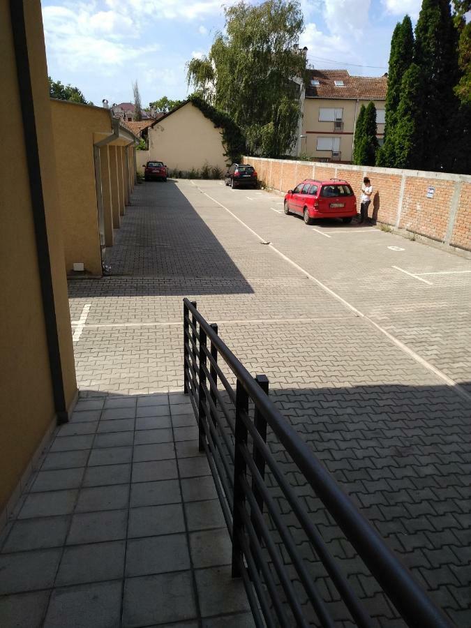 Apartman Marina Sa Garazom Novi Sad Ngoại thất bức ảnh